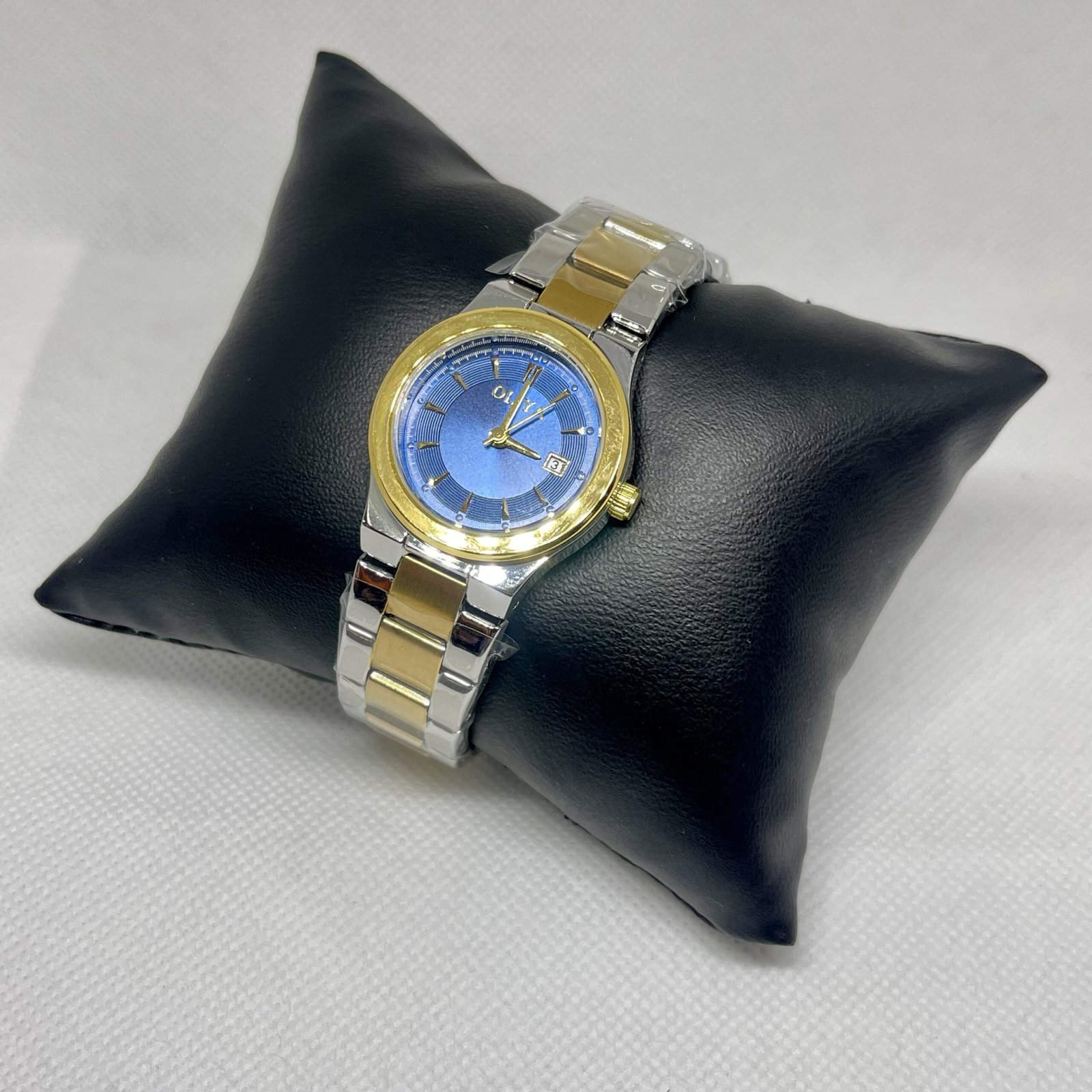 Couple OLIYA Luxury Trendy Elegant Design Watch 100% waterproof - Image 4