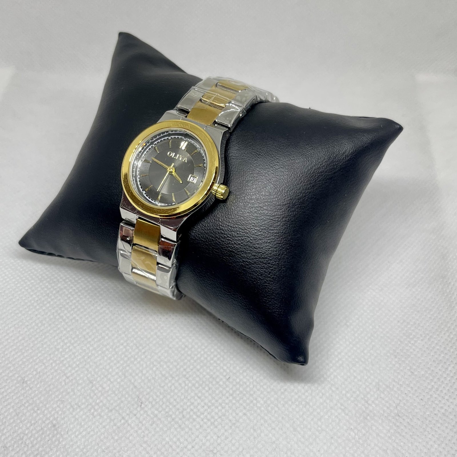 Couple OLIYA Luxury Trendy Elegant Design Watch 100% waterproof - Image 4
